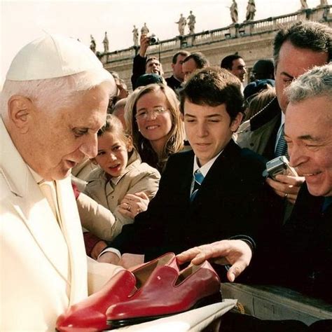 Los zapatos del Papa se pueden comprar en internet ahora mismo